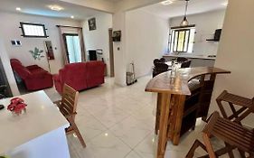 Nayuha Apt B