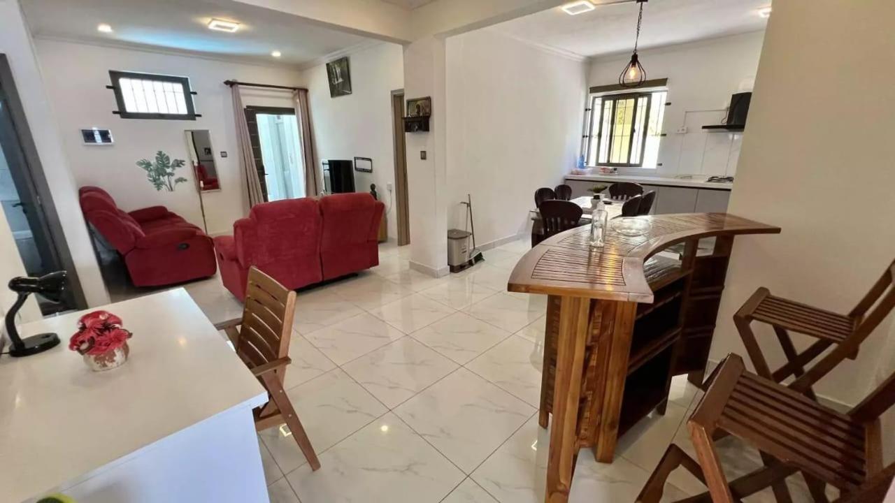 Nayuha Apt B Flic-en-Flacq Extérieur photo